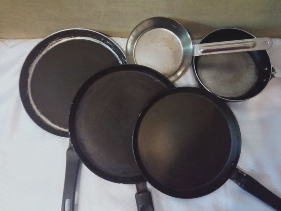Продам сковородки б/у