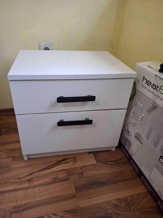 Обзавеждане за спалня - легло с две нощни шкафчета, гардероб