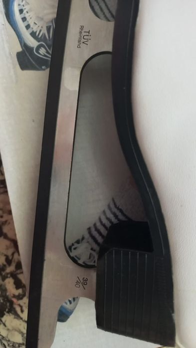 Продам спортивные фигурные коньки