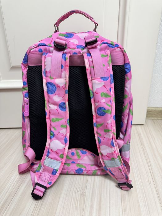 Большой розовый рюкзак