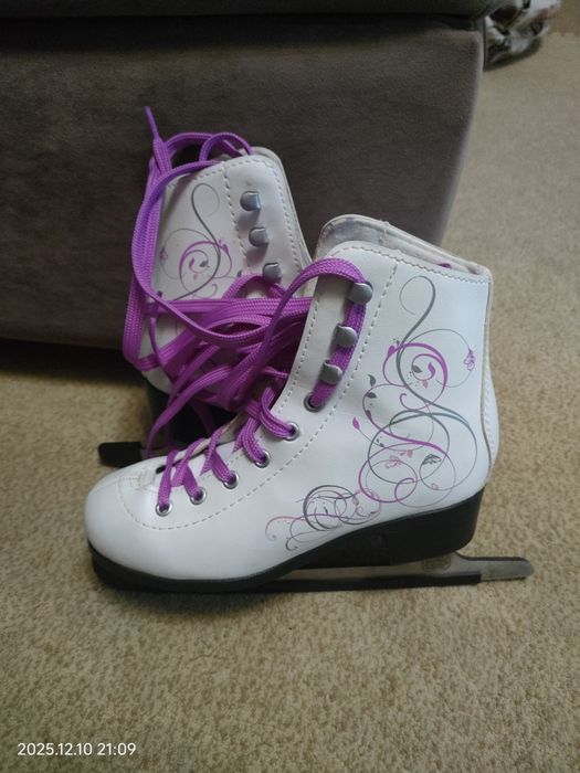 Коньки  фигурные