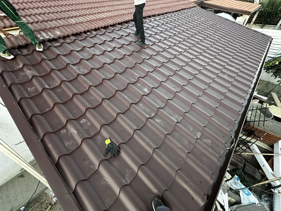 Reparatii acoperisuri montaj tigla metalica dulgherie terase foisoare