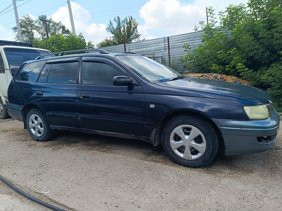 Продам Калдина тойота