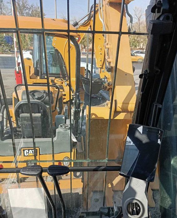 Гусеничный экскаватор CAT [330GC] 2 м³ В НАЛИЧИИ!