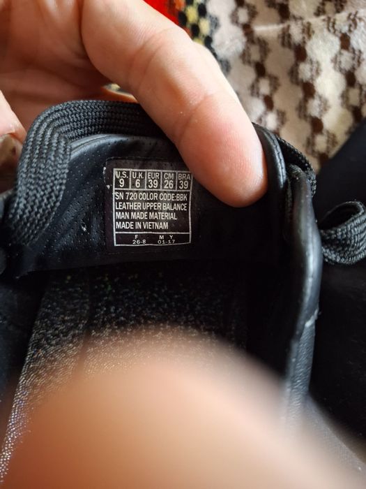 Vând adidași skerchers