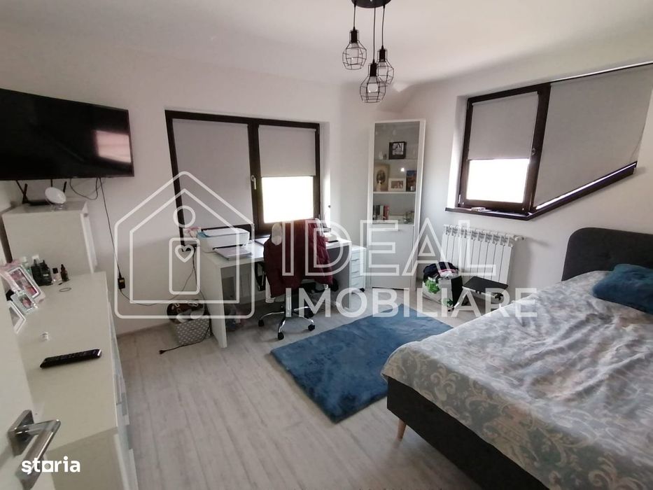 Casa moderna cu 4 camere, La  CHEIE in Poplaca