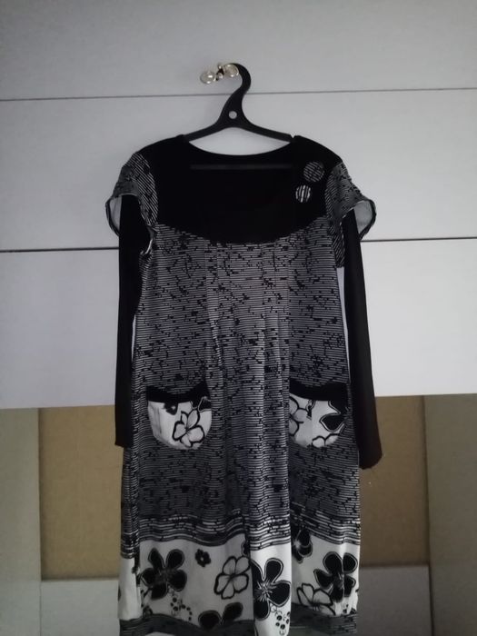 Продам женские платья