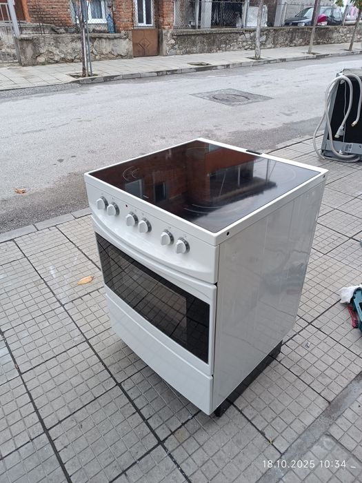 Готварска печка с керамичен плот voss