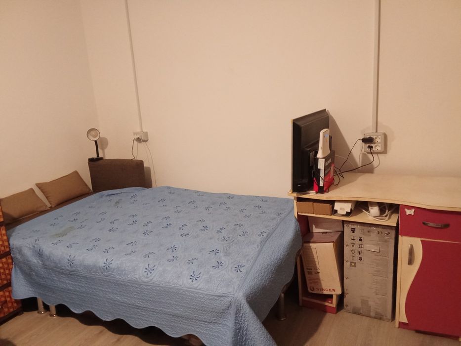 Vând apartament 56,38mp + boxa 10,4mp decomandat 65000 euro negociabil