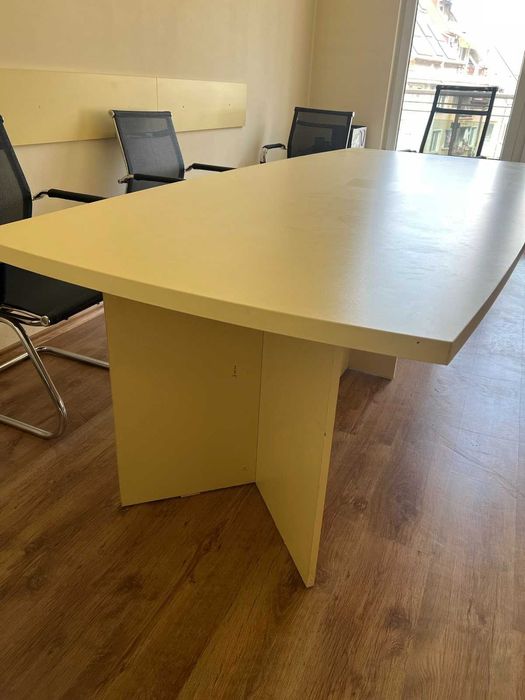 Цялостно офис обзавеждане