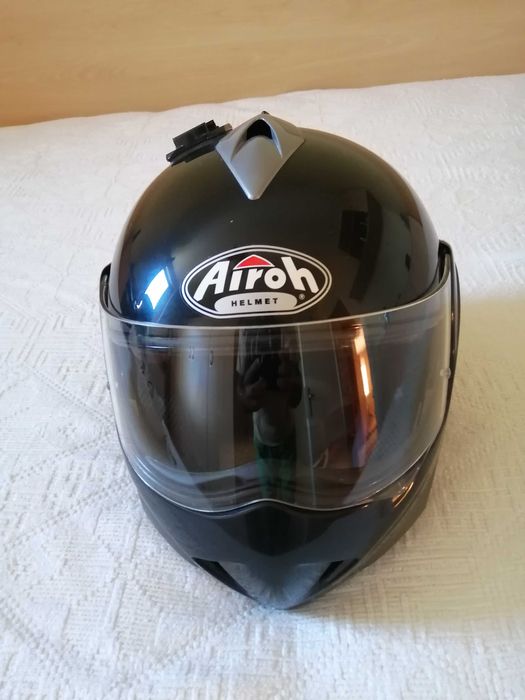 Мото каска Airoh.