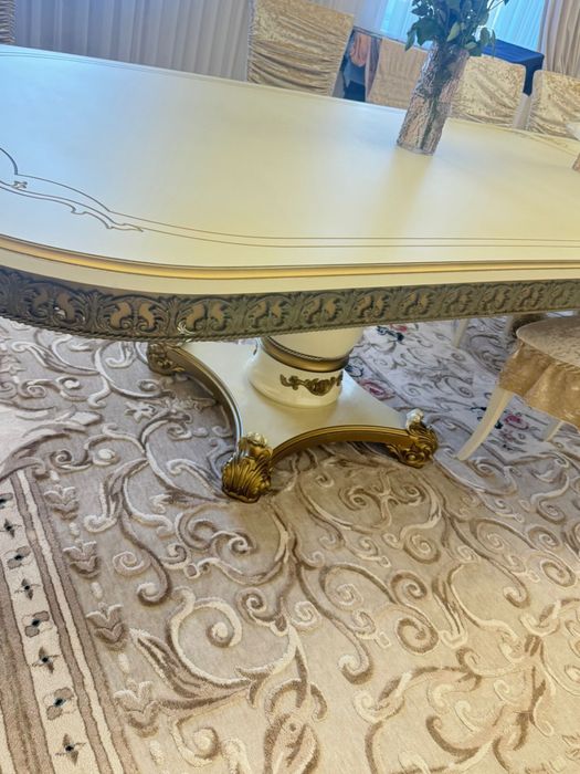 Стол для гостиной