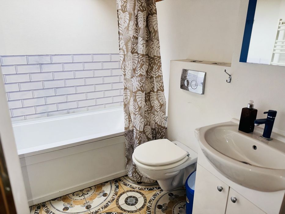 Cazare muncitori Brasov - parcare privata , 50 lei