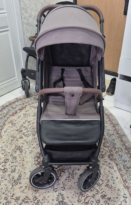 Коляска прогулочная