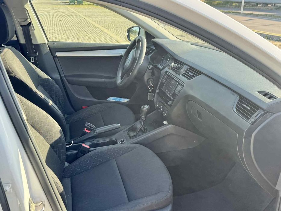 Продавам Шкода октавия