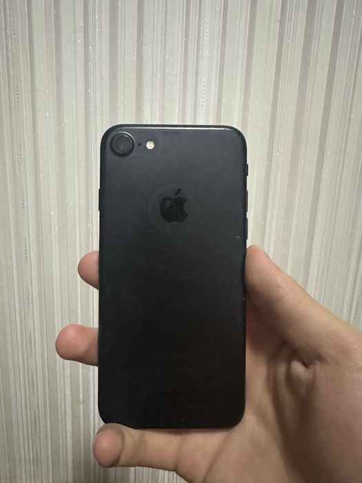 Продается Iphone 7