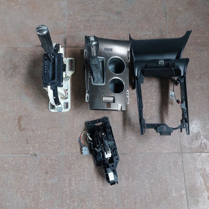 Панели салона на Ford Explorer, edge.