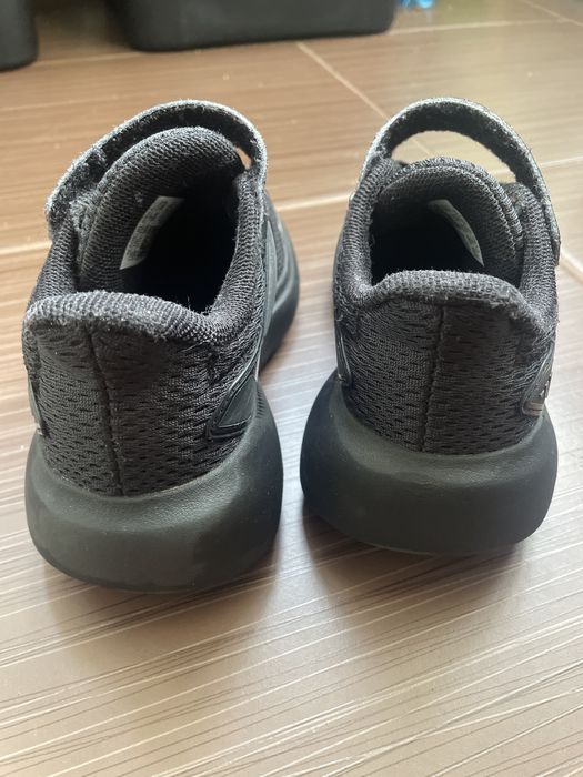 Adidasi fete marime 30