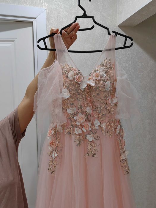 Вечернее платье розовое