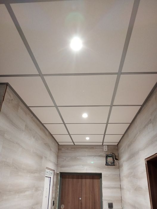 Окачен таван за баня 100 % влагоустойчиви пана от минерална вата
