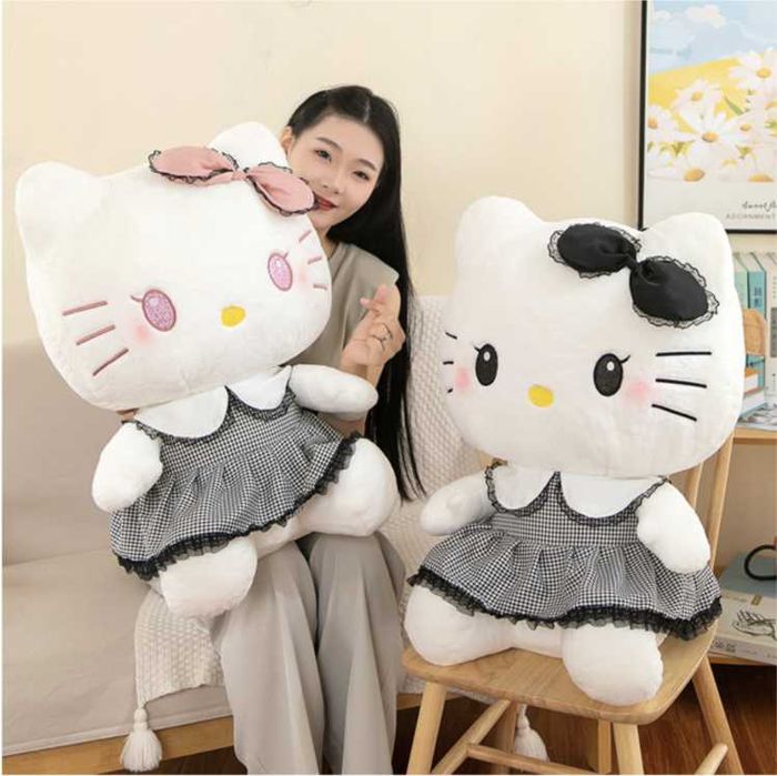 Плюшена играчка Kuromi от серията Hello Kitty Sanrio