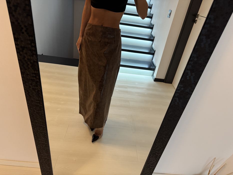 Fusta maro siret la spate