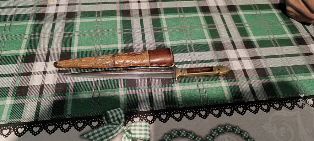 Продавам стара Габровска ергенска кама