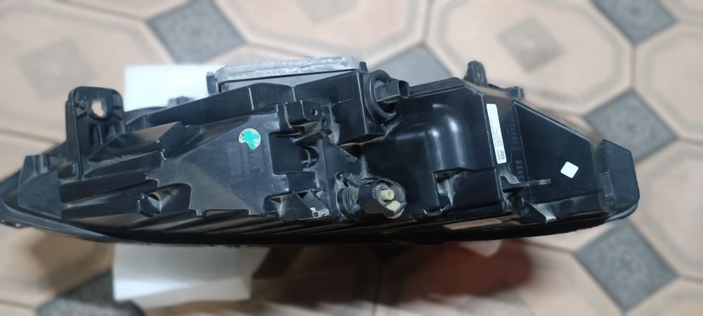 Фара левая Тесла модель Х 2018