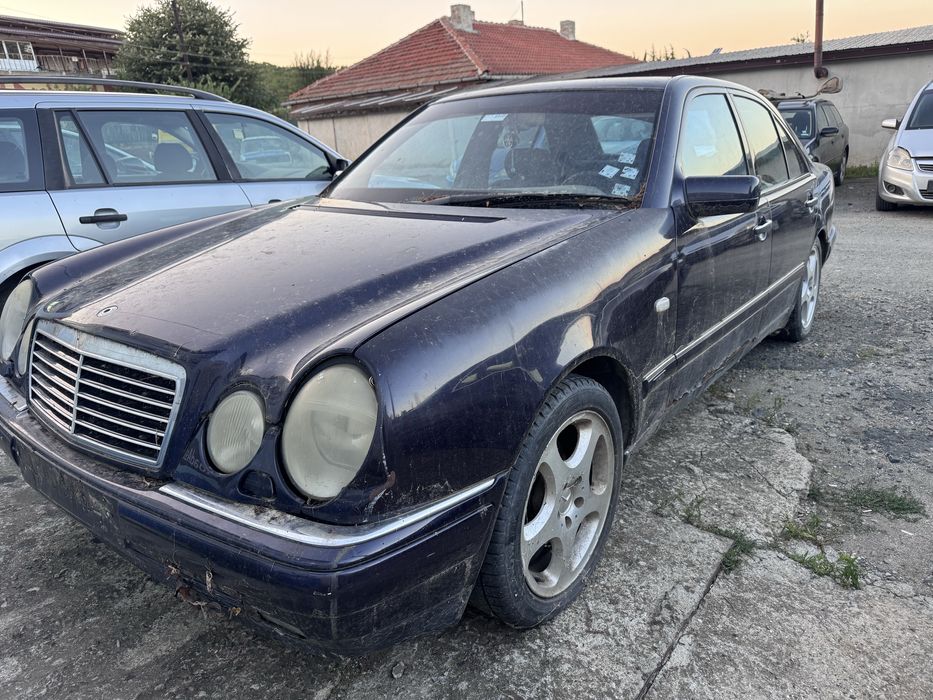 Мерцедес е200 136кс 1999г На Части