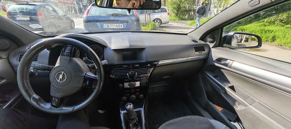 Продавам Опел Астра