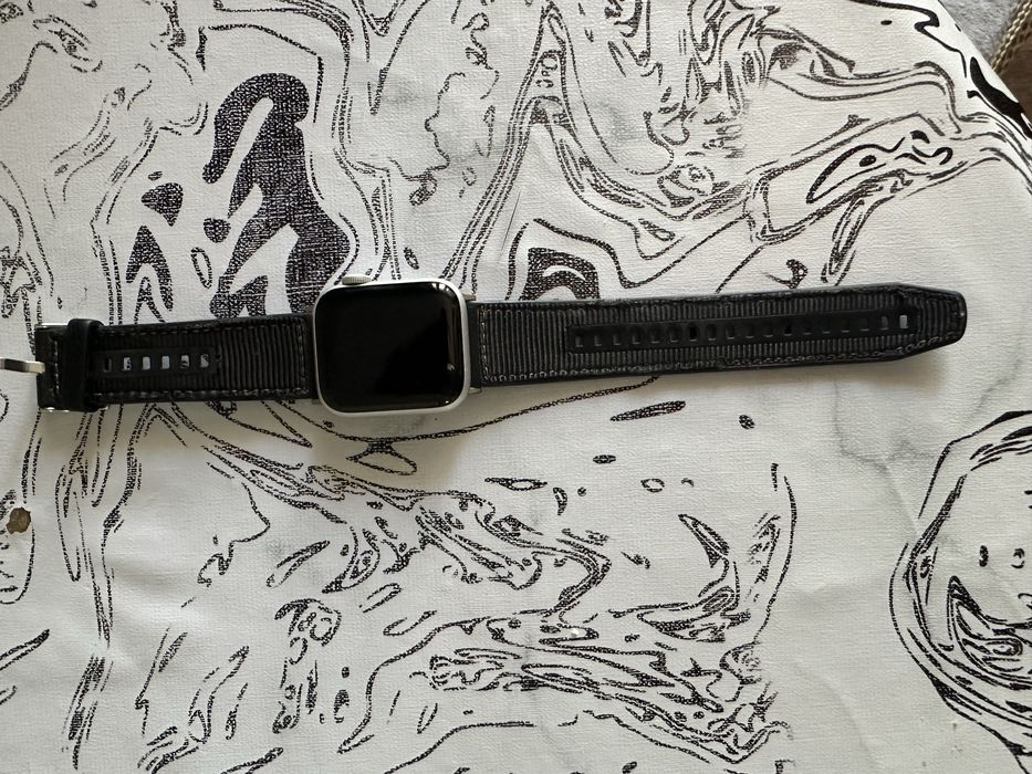 Продам apple watch se 40mm