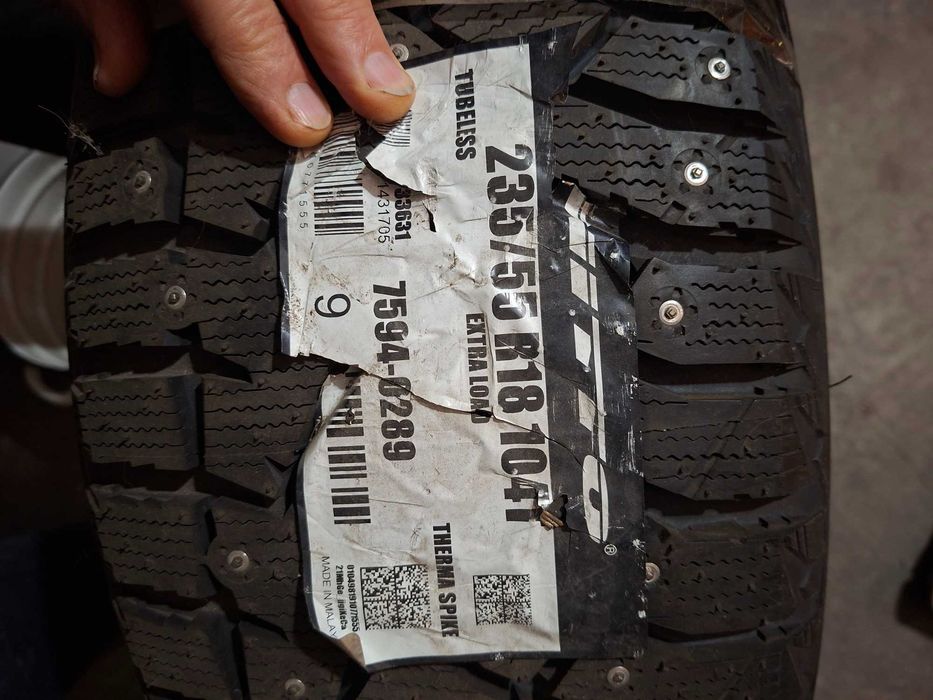 Резина зимняя 235/55 R18 104T