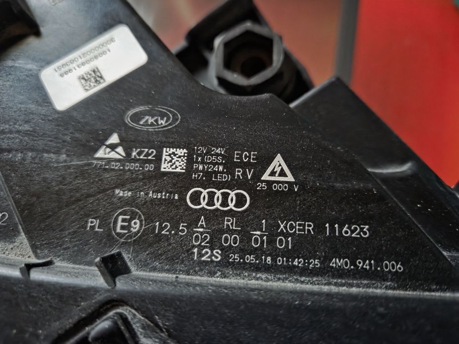 Десен фар за Audi Q7 би ксенон лед 2018 г. Led 2024г.