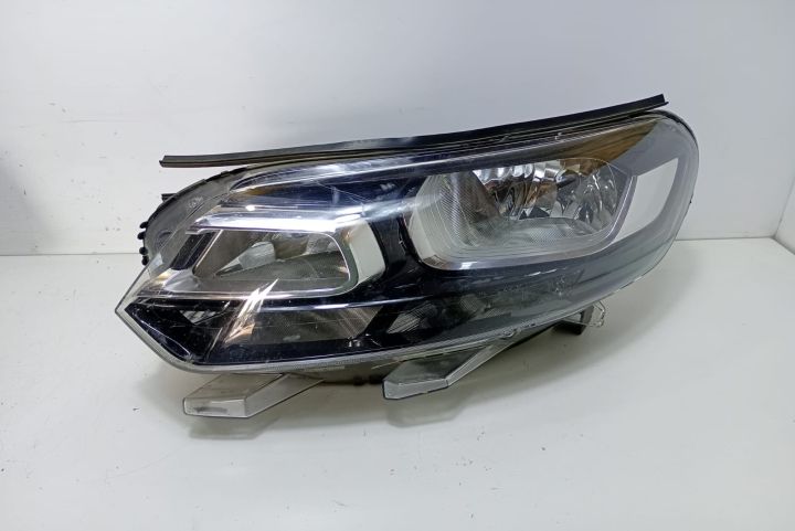 Far stanga defect cu sticla intacta 9808567780 Citroen Jumpy  seria