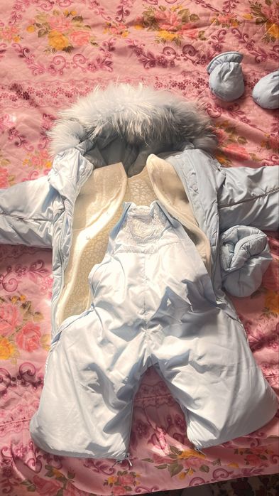 Продам зимний комбинезон трансформер