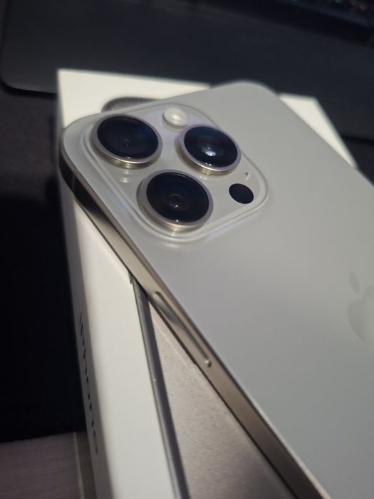 IPhone 15 Pro Max 256 natural titan