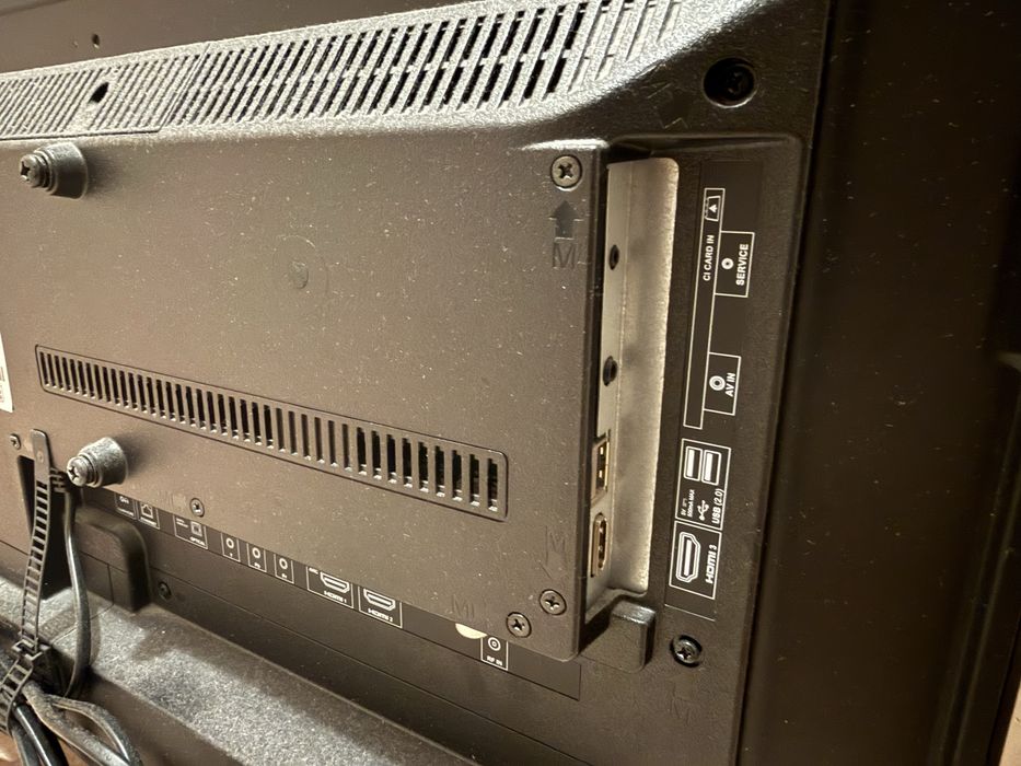 32" Full HD Телевизор Technika (32G22B-FHD)