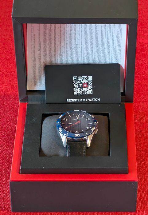 Хибриден смарт часовник Tissot T-Touch Connect Sport в гаранция