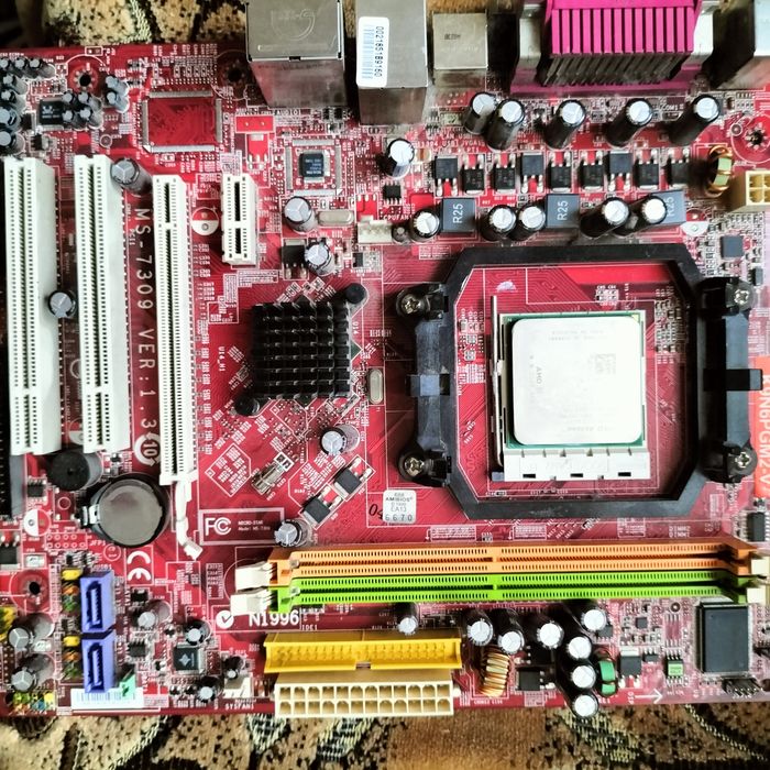 Placa de baza MSI K9N6SGM-V MS-7309
Socket AM2 + CPU AMD ATHLON 
Forma