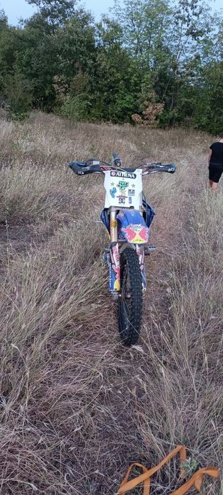 Yamaha yzf   250.  an fabricatie  2009