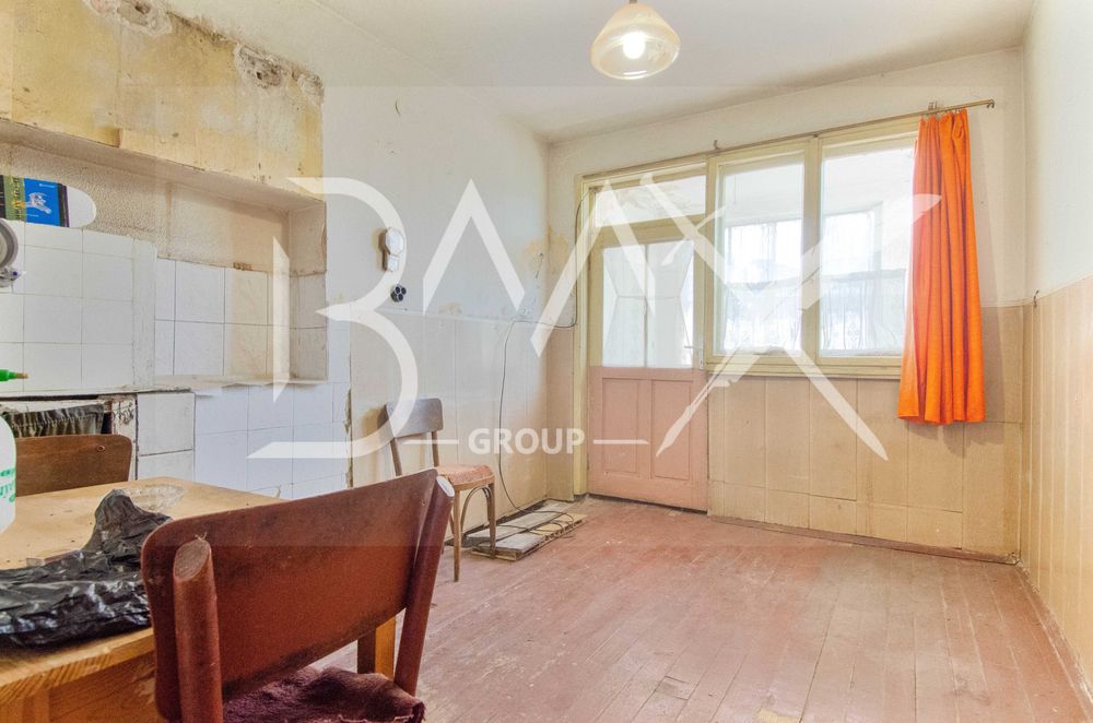 Продава се Къща в София, Център - 144 кв.м за 542 €/кв.м - Снимка #3