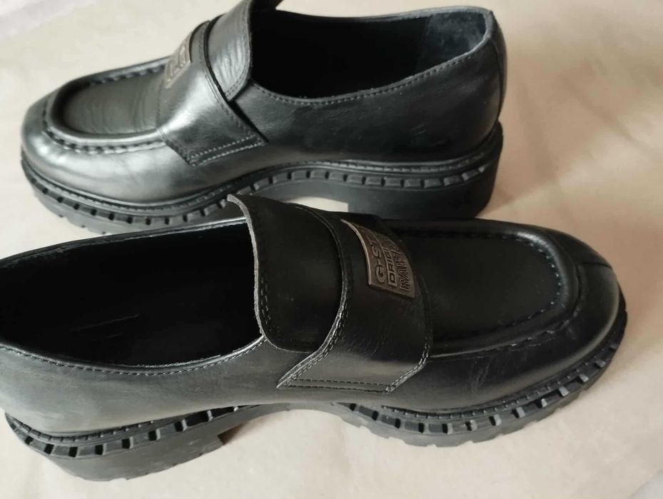 Красиви дамски обувки номер 40