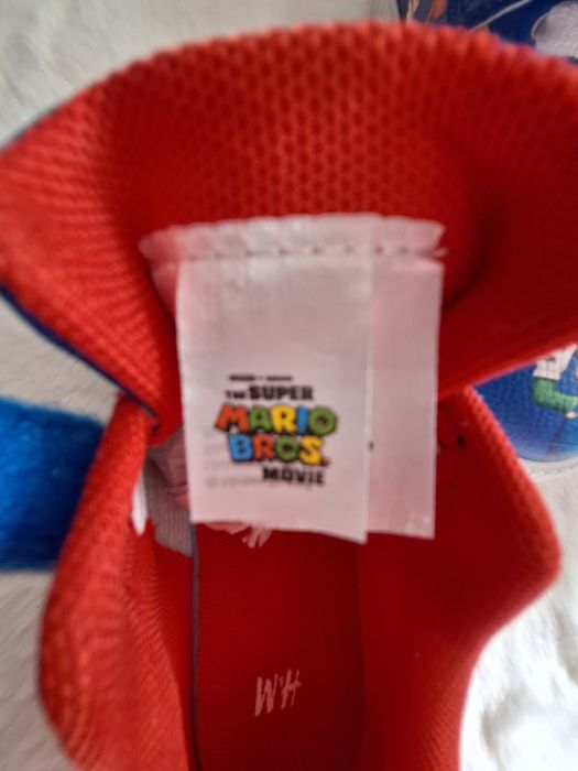 Кецове с принт Super Mario 33 н. H&M - 28 лв