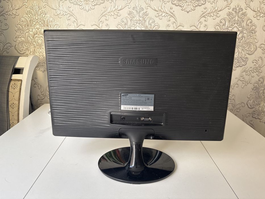 Samsung S22D300NY