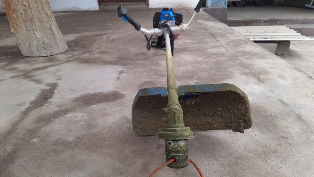 Продам триммер бензиновый