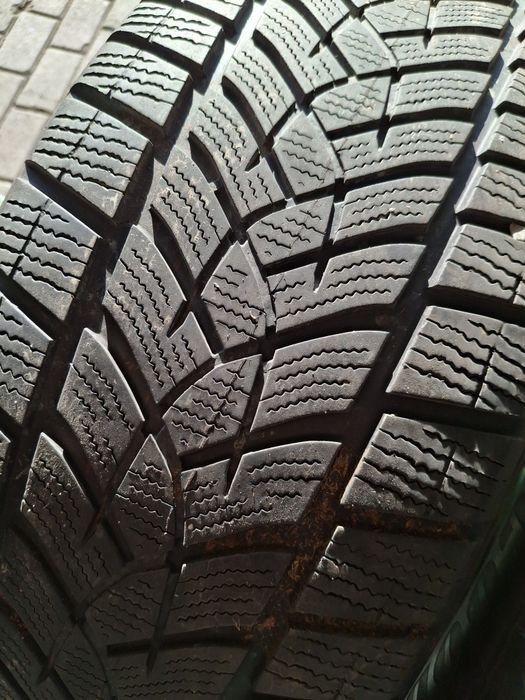 2 Anvelope de iarnă 235 55 r18 Goodyear