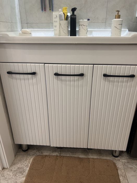 Раковина с тумбой продается