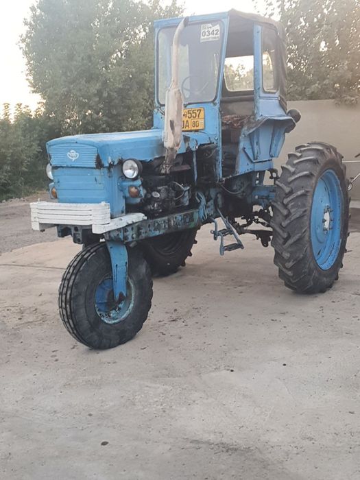 Traktor sotiladi