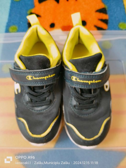 Pantofi sport mărimea 25