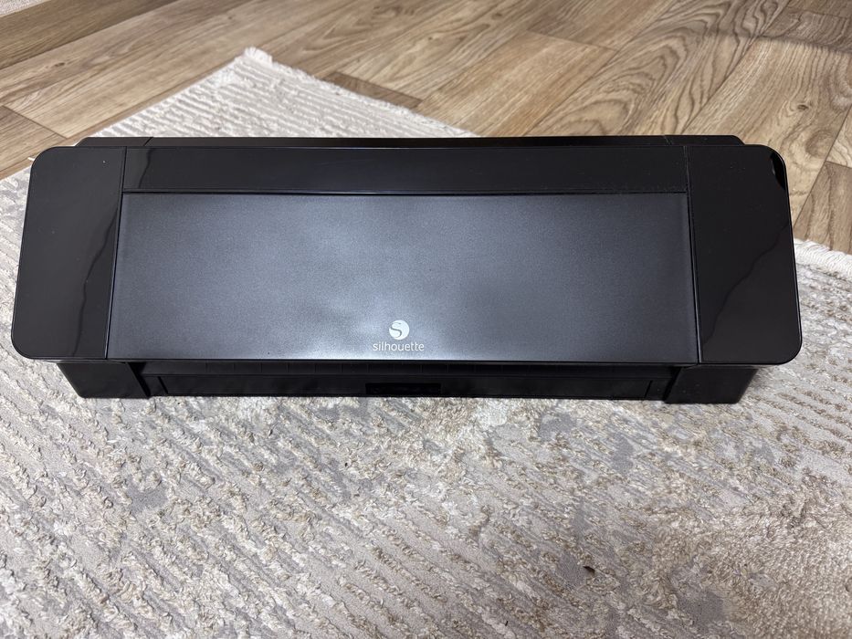 Режущий плоттер Cameo 4